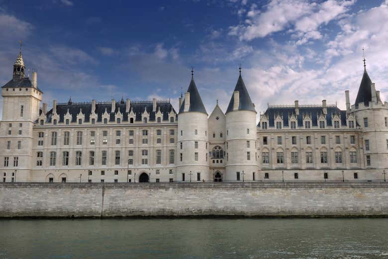 La façade de la Conciergerie de Paris