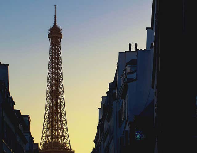 (c) Etsionvisitaitparis.com