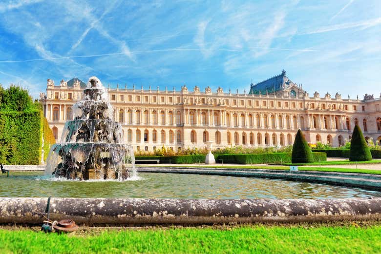 Le château de Versailles est l'un des joyaux de France